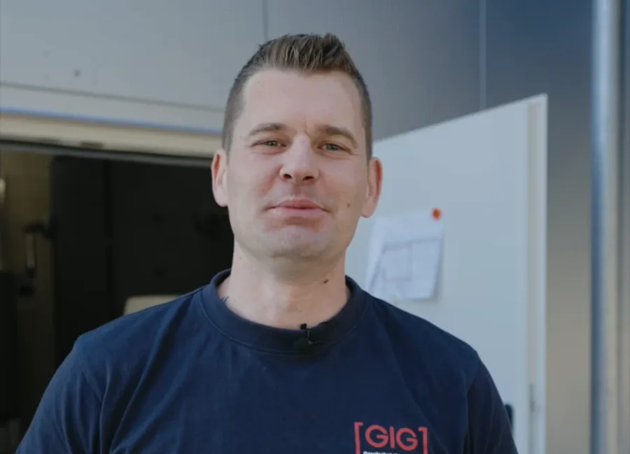 GIG-Mitarbeiter im Video-Interview